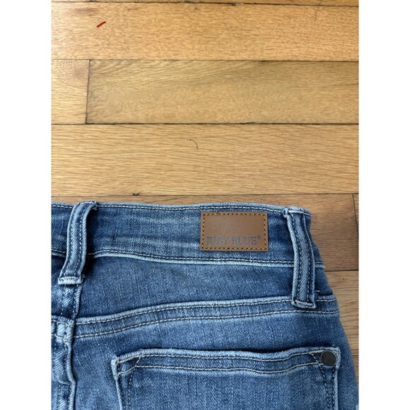 Judy Blue Size 3/26 Shredding Up My Life Distressed Thrashed Relaxed Fit Jeans - Picture 4 of 8